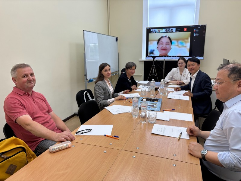 1-ша експертна нарада з розробки навчальних програм з корейської мови в Україні (9 червня 2026 року)